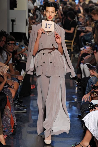 Look 17